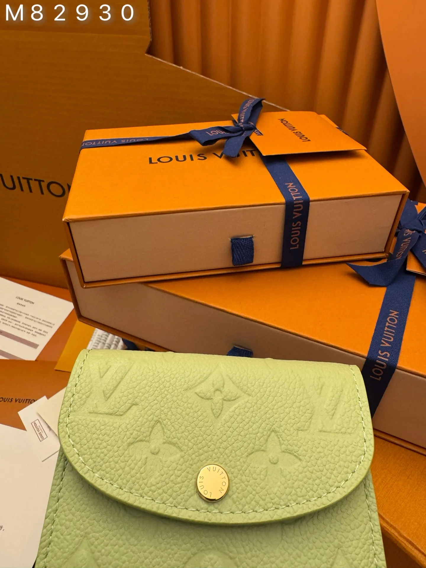 M82930 "Special Duty Free" ♻️ [Official special edition·First-class material·All-steel hardware·163 chips·Full set of packaging] This Rosalie coin purse is made of Monogram Empreinte embossed soft-grained cowhide. Louis Vuitton logo-engraved snaps secure the closure. 11x8x2.5cm 💰460