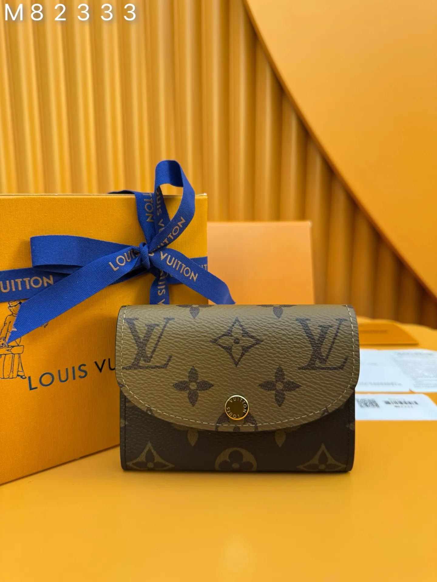 M82333 "Special Duty Free" ♻️ [Official special edition·First-class material·All-steel hardware·French chips·Full set of packaging] This Rosalie coin purse is made of Monogram and Monogram Reverse canvas, with a rounded flap opened by an inscribed snap button, and equipped with an inner patch pocket, a zippered coin pocket, a card compartment and a rear patch pocket. 11x8x2.5cm 💰480