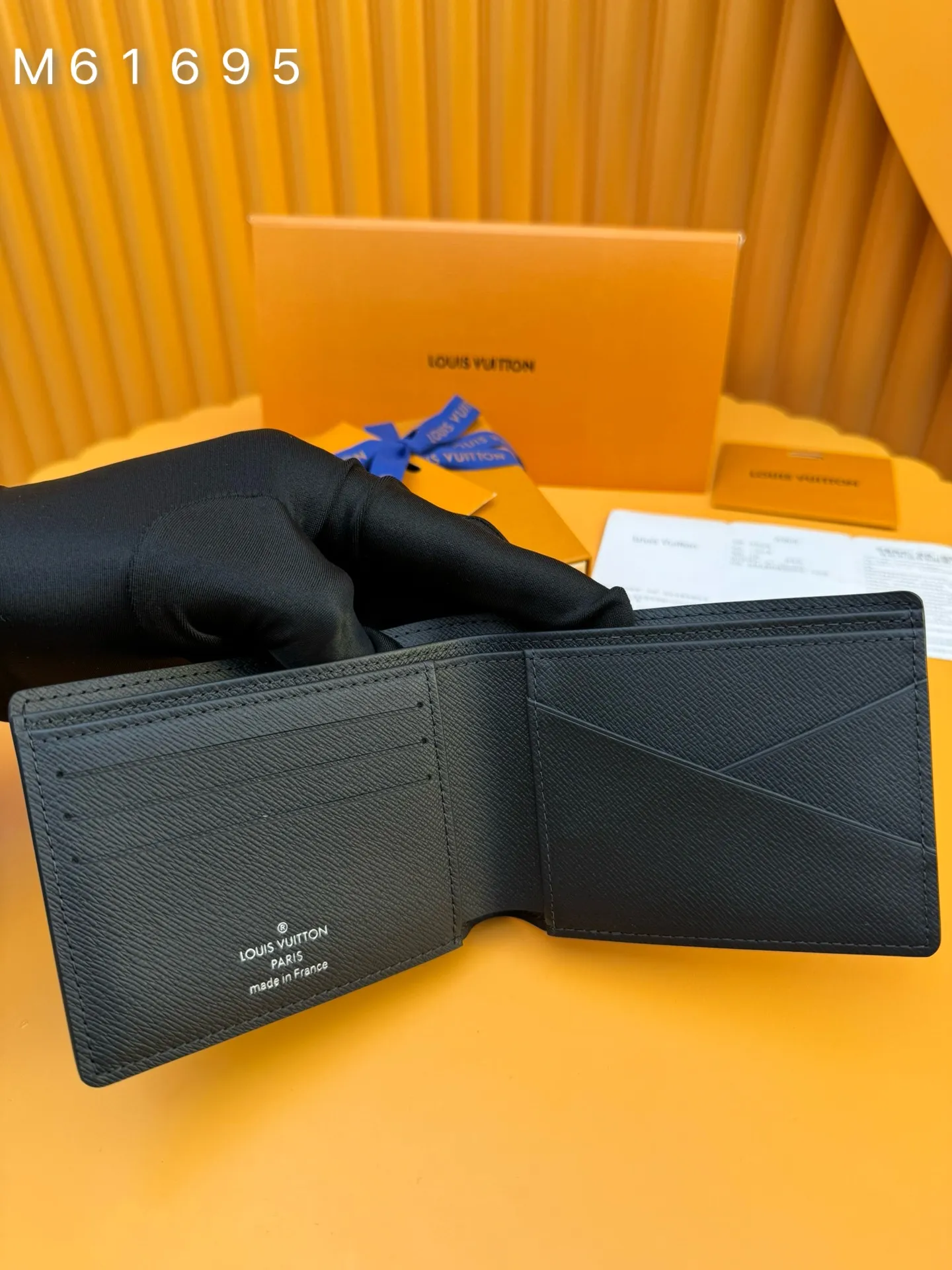 M61695 "Special Duty Free" ♻️[Official special edition·First-class material·All steel hardware·Anti-counterfeiting chip·Full set of packaging] The wallet is made of canvas and has multiple pockets for placing credit cards, banknotes, and invoices. 11.5x9x1.5cm💰420