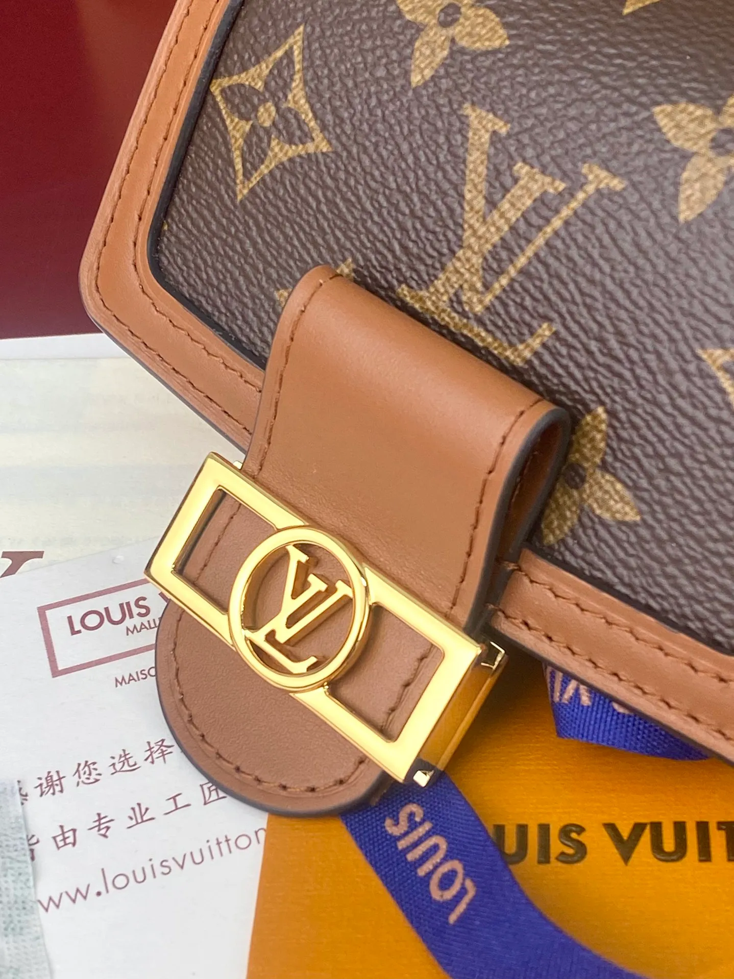 💰600 M68725 Daphne! Dauphine Short Wallet Inspired by the design of the classic Dauphine handbag, the Dauphine short wallet is made of Monogram canvas and Monogram Reverse canvas, with elegant calfskin trim and embellishments with the iconic elements of the Dauphine series. size:12x9.5x3.5cm.