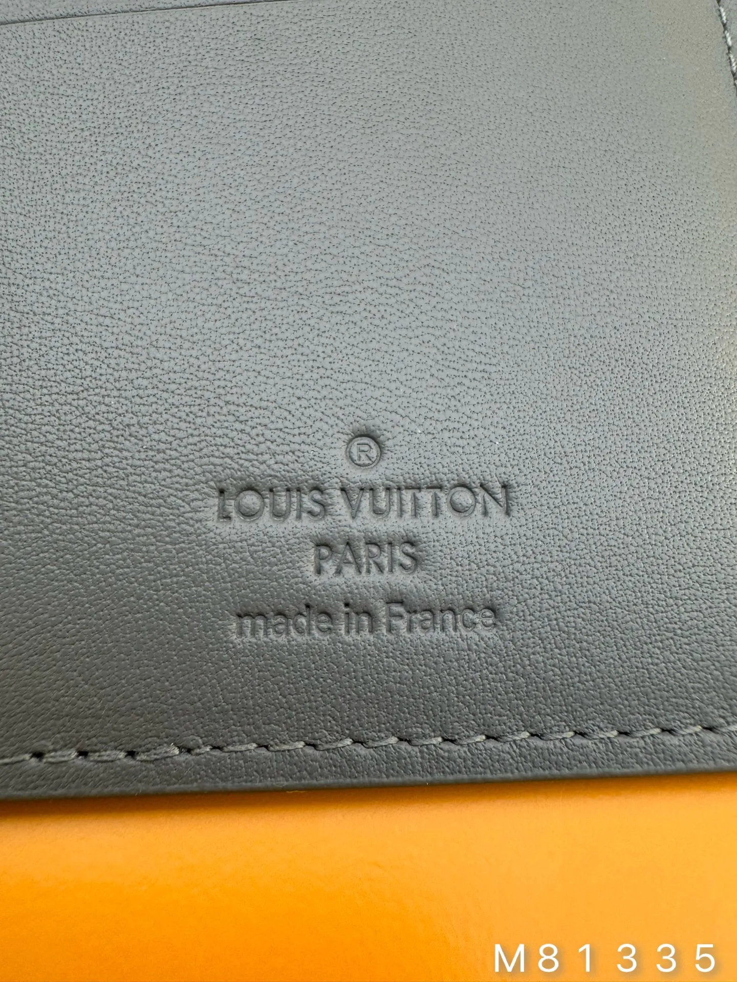 M81335 "Special Duty Free" ♻️[Official special edition·First-class material·All-steel hardware·French chips·Full set of packaging] This Brazza wallet is made of Monogram Shadow leather to stretch its toughness. Soft cow leather embossed with Louis Vuitton's signature Monogram pattern, compartments, coin pocket and card slot can hold banknotes and receipts. 10x19x2cm 💰660