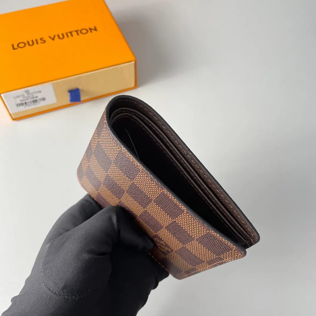 P220🇫🇷Exclusive real shot of overseas original order N60895! This Multiple wallet is made of Damier canvas and can store credit cards, banknotes, receipts, etc. Size: 11×9cm