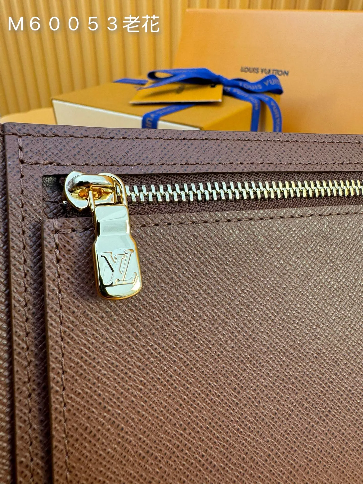 M60053 Presbyopia "Special Duty Free" ♻️[Official special edition·First class material·All steel hardware·French chip·Full set of packaging] This Amerigo wallet combines immortal classic style with extremely practical functional design. The design is simple and convenient, while still being small and exquisite, it can be easily stowed in the back pocket of jeans. 11.5x9.5cm 💰460