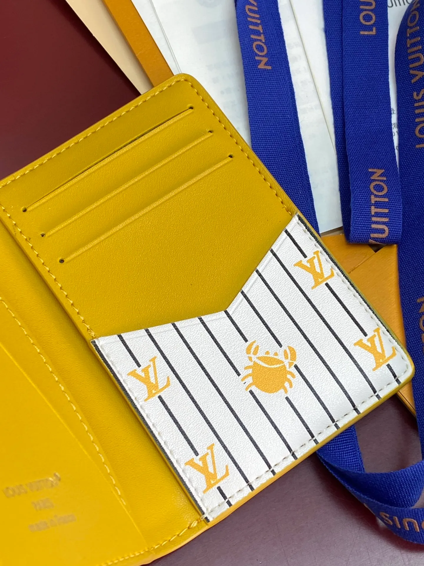 M25797 Yellow! 🦀Pocket Wallet, This pocket wallet is made of grained Epi leather dip-dyed in bright colors, and its fine embossing combines artistic beauty with tough texture. The LV letters on the front and inner stripes are rich in details, and the inner and outer pockets and card slots complete functional considerations.  11 x 1 x 8 cm (height x width x length). 💰360