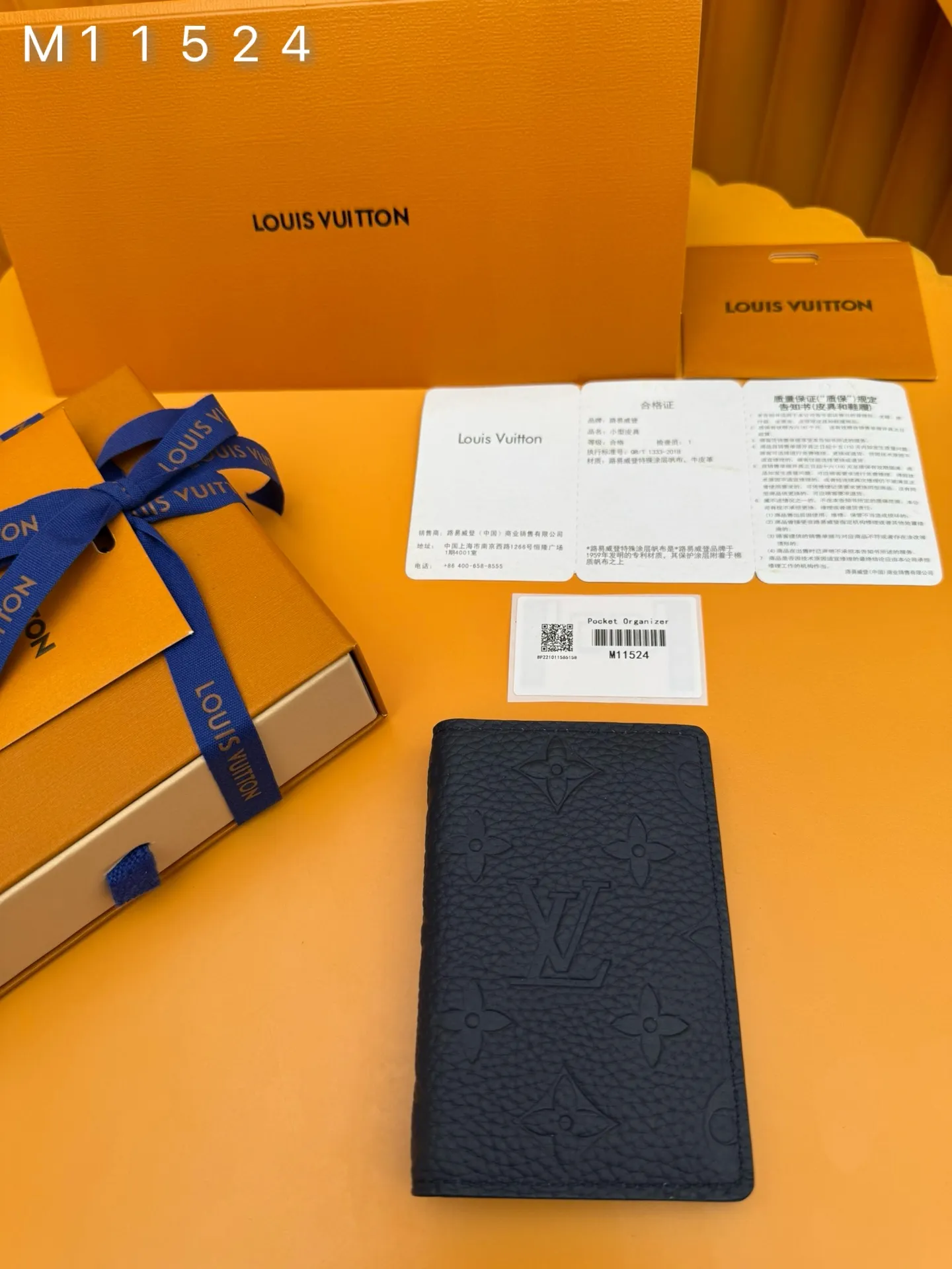 M11524 "Special Duty Free" ♻️[Official special edition·First-class material·All-steel hardware·French chips·Full set of packaging] This pocket wallet is made of soft and wear-resistant Taurillon leather, showing the brand's classic Monogram embossing. The fresh colors imitate the bright moonlight, and the handsome design makes it an everyday choice for modern life. 7.5x11.1x1cm 💰480