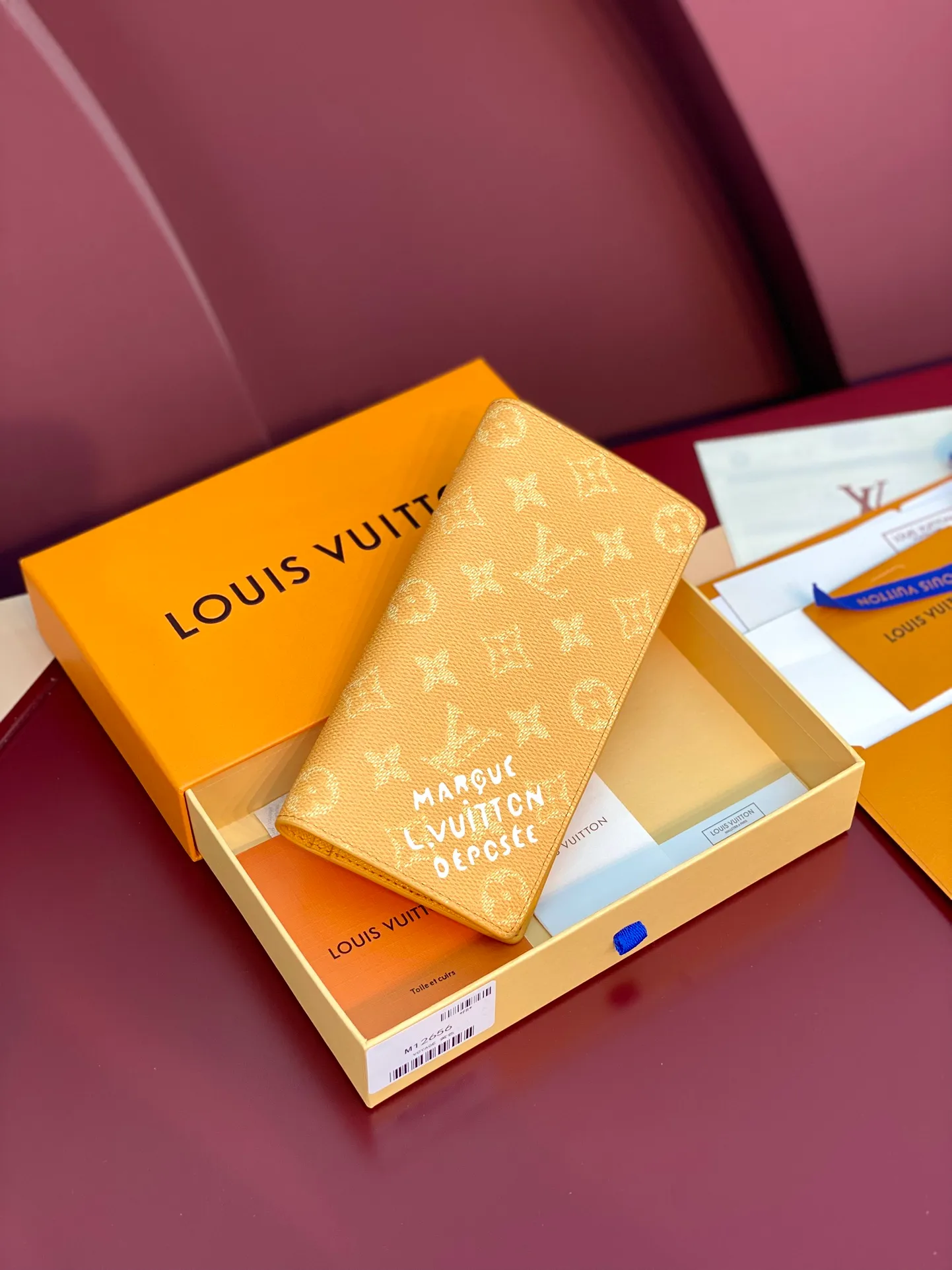 M12656 Yellow! BRAZZA Wallet, this Brazza Wallet is made of Monogram Heritage canvas, witnessing Pharrell Williams' new interpretation of the iconic Monogram pattern. Criss-crossing textures and the Marque L.Vuitton Déposée logo reflect classic elements of the original Damier print, while multiple card slots and compartments complete the long design without sacrificing functional details.  19 x 2 x 10 cm (height x width x length). 💰380