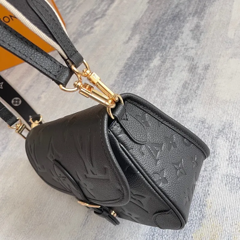 All Categories Official Website "Brand Women's Bags" Women's Bags 💙 LV 2025 New LV Crossbody Bag
