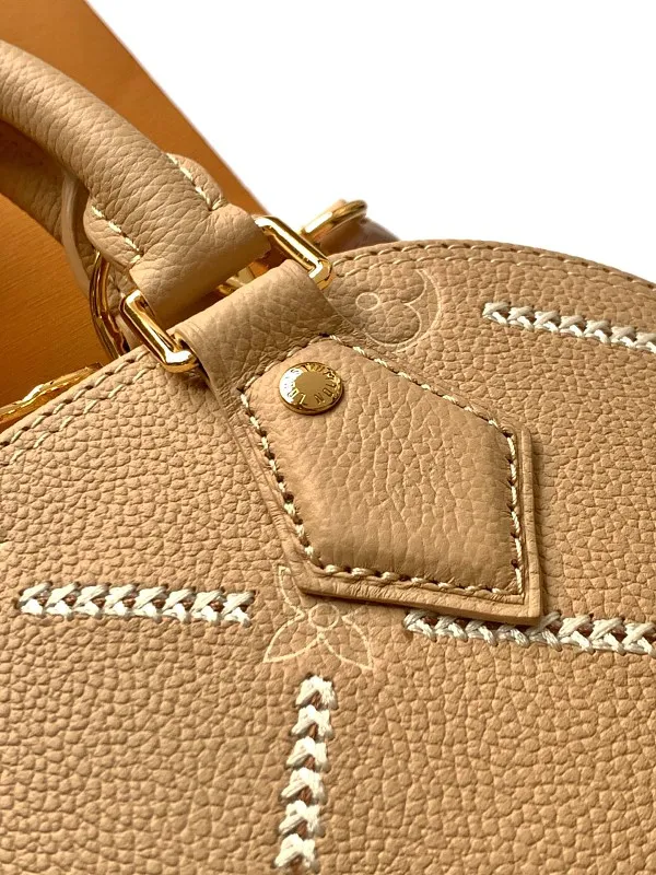 All Categories Official Website "Brand Women's Bags" Women's Bags 💙 LV 2026 New LV Crossbody Bag