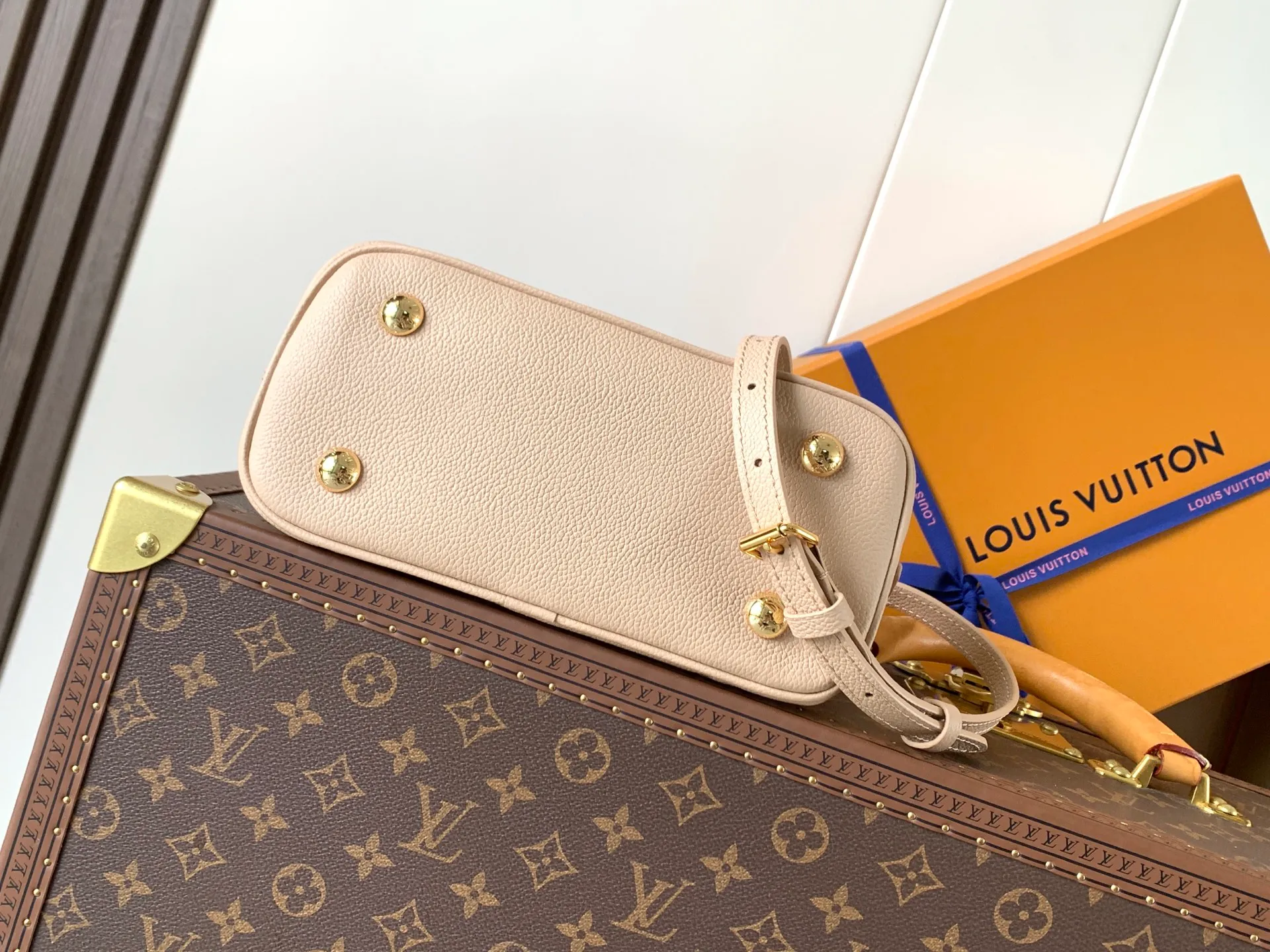 All Categories Official Website "Brand Women's Bags" Women's Bags 💙 LV 2026 New LV Crossbody Bag