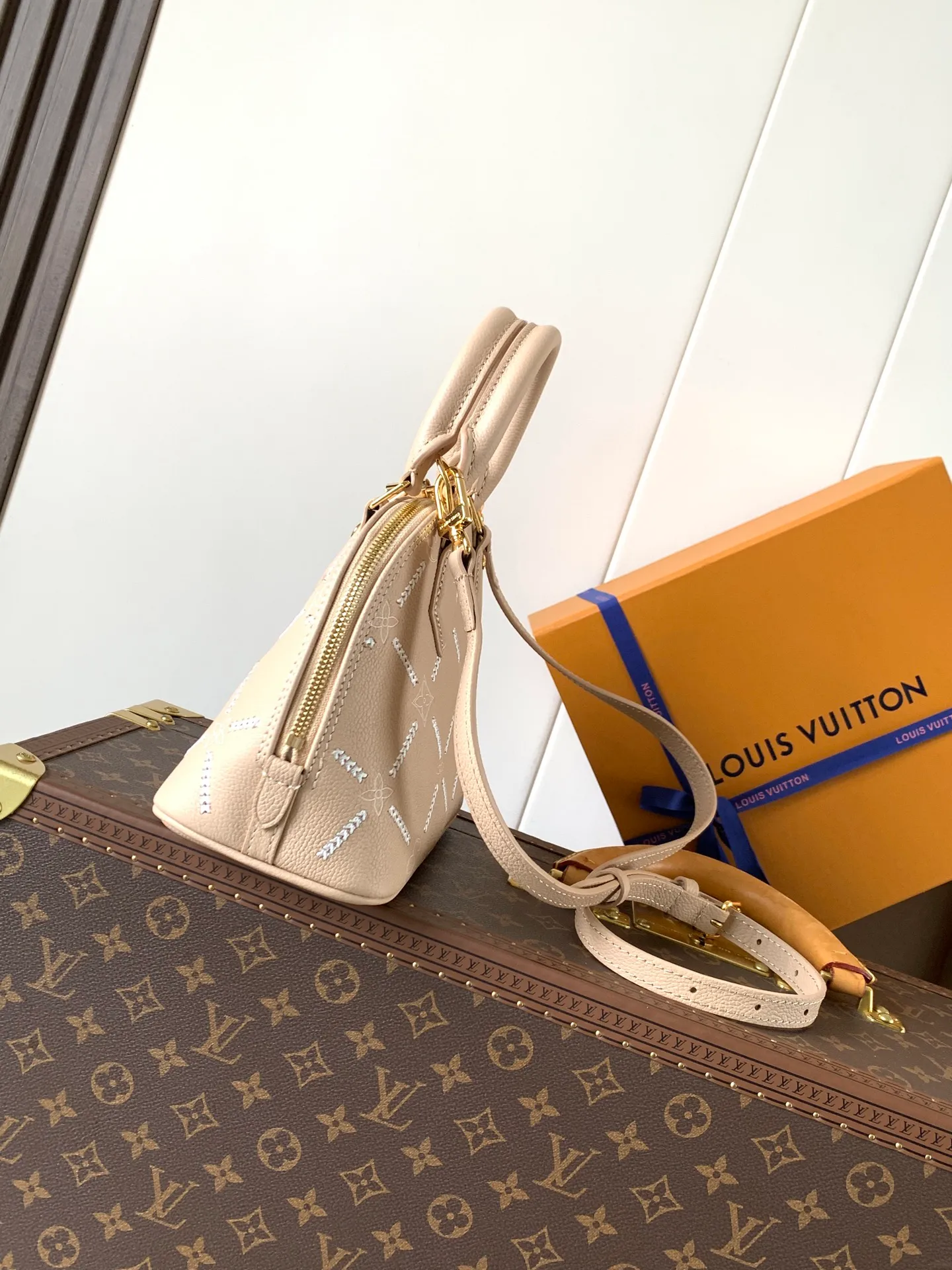 All Categories Official Website "Brand Women's Bags" Women's Bags 💙 LV 2026 New LV Crossbody Bag
