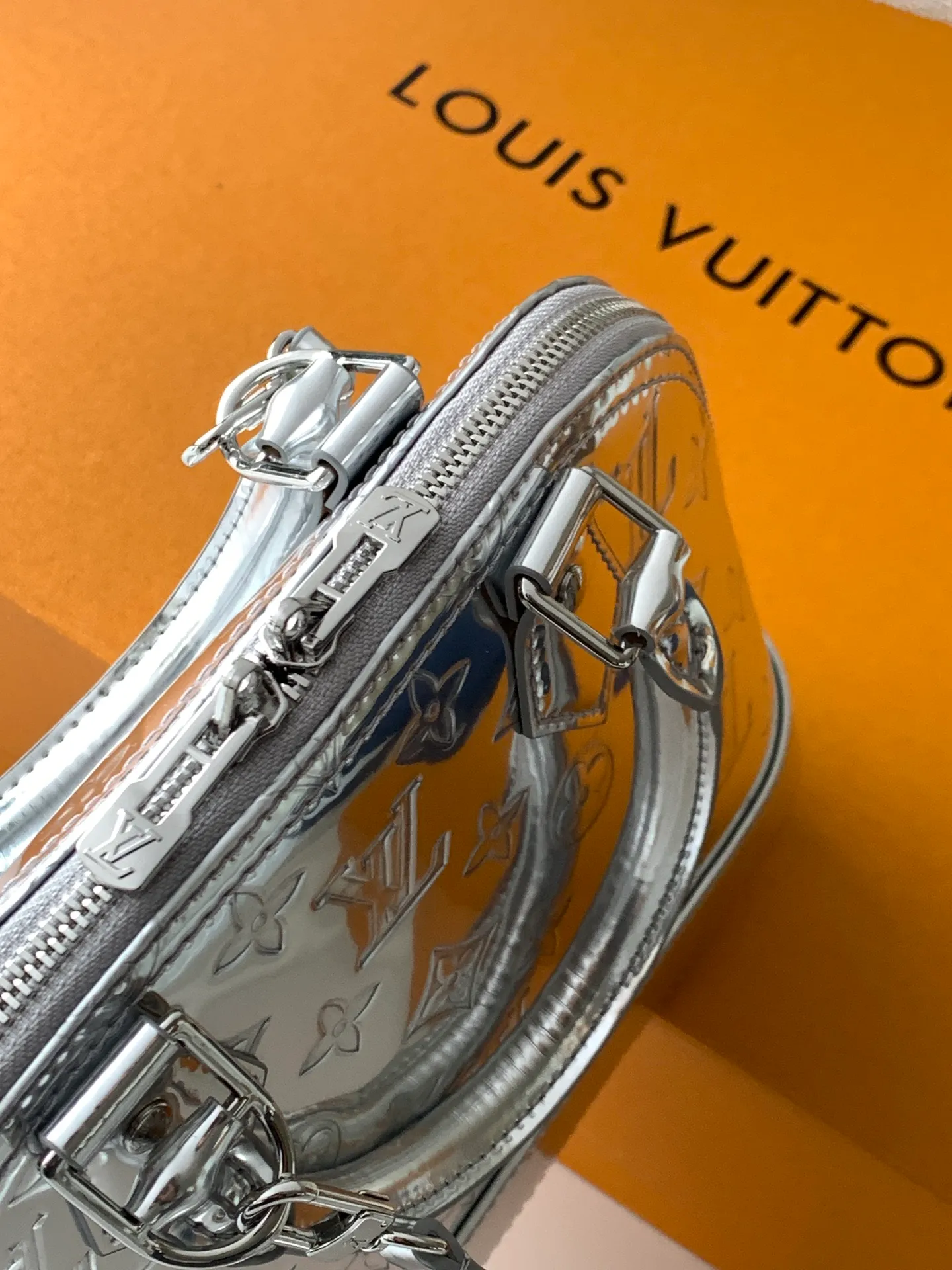 All Categories Official Website "Brand Women's Bags" Women's Bags 💙 LV 2026 New LV Crossbody Bag