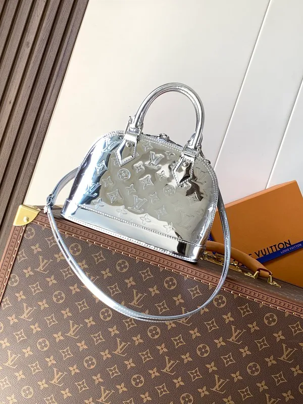 All Categories Official Website "Brand Women's Bags" Women's Bags 💙 LV 2026 New LV Crossbody Bag