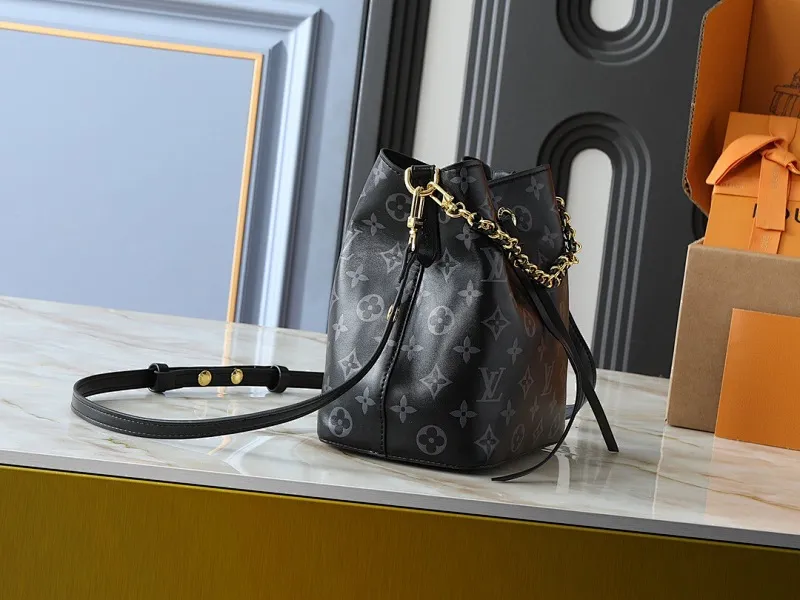 All Categories Official Website "Brand Women's Bags" Women's Bags 💙 LV 2025 New LV Crossbody Bag