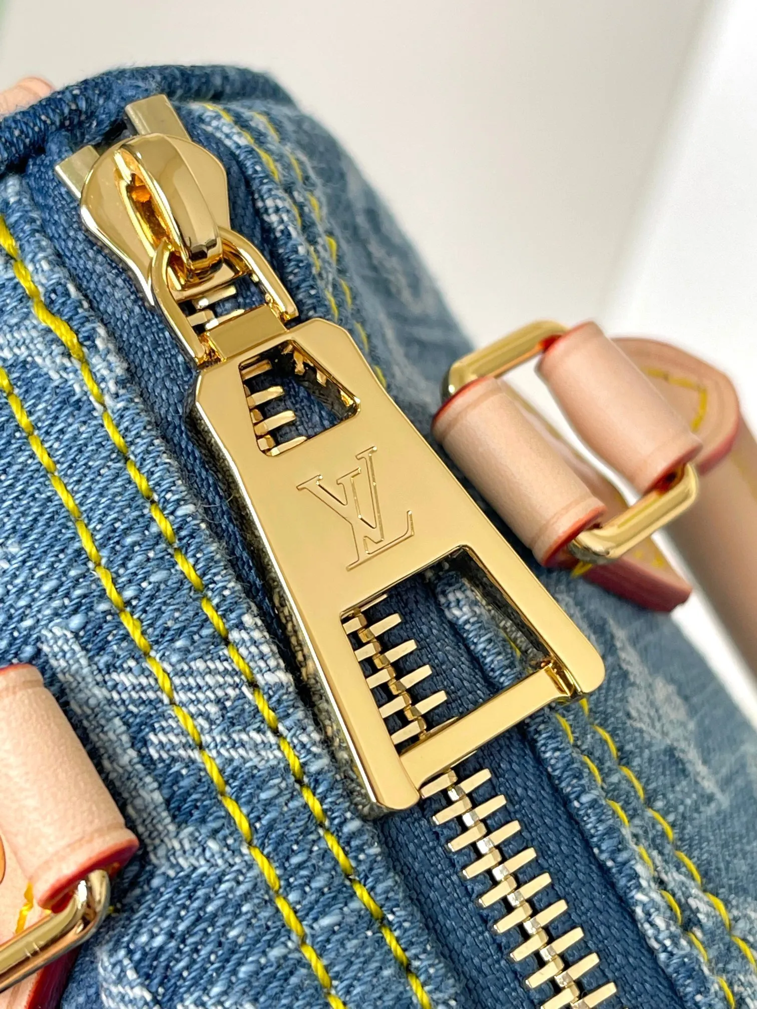 All Categories Official Website "Brand Women's Bags" Women's Bags 💙 LV 2026 New LV Crossbody Bag