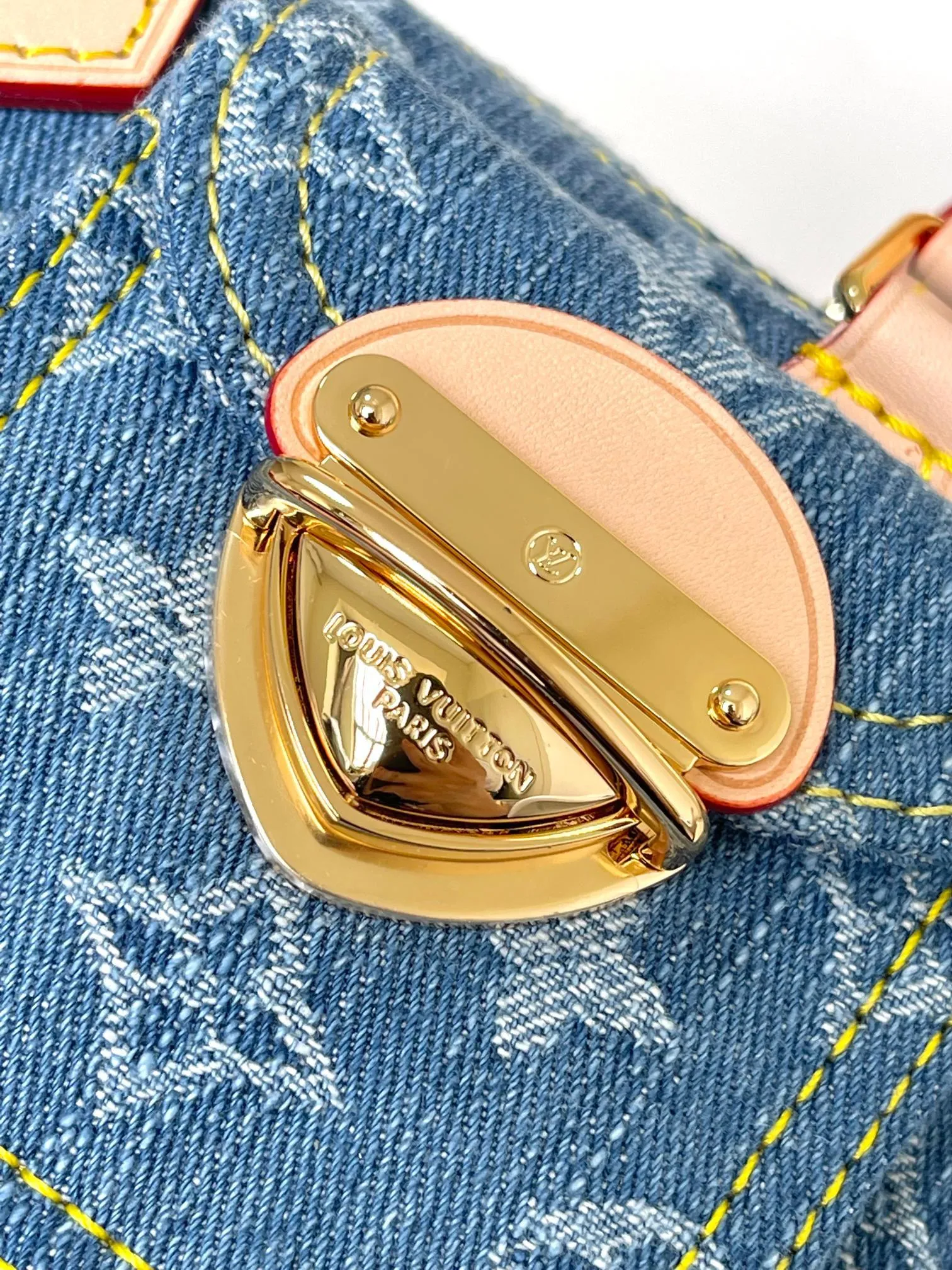 All Categories Official Website "Brand Women's Bags" Women's Bags 💙 LV 2026 New LV Crossbody Bag