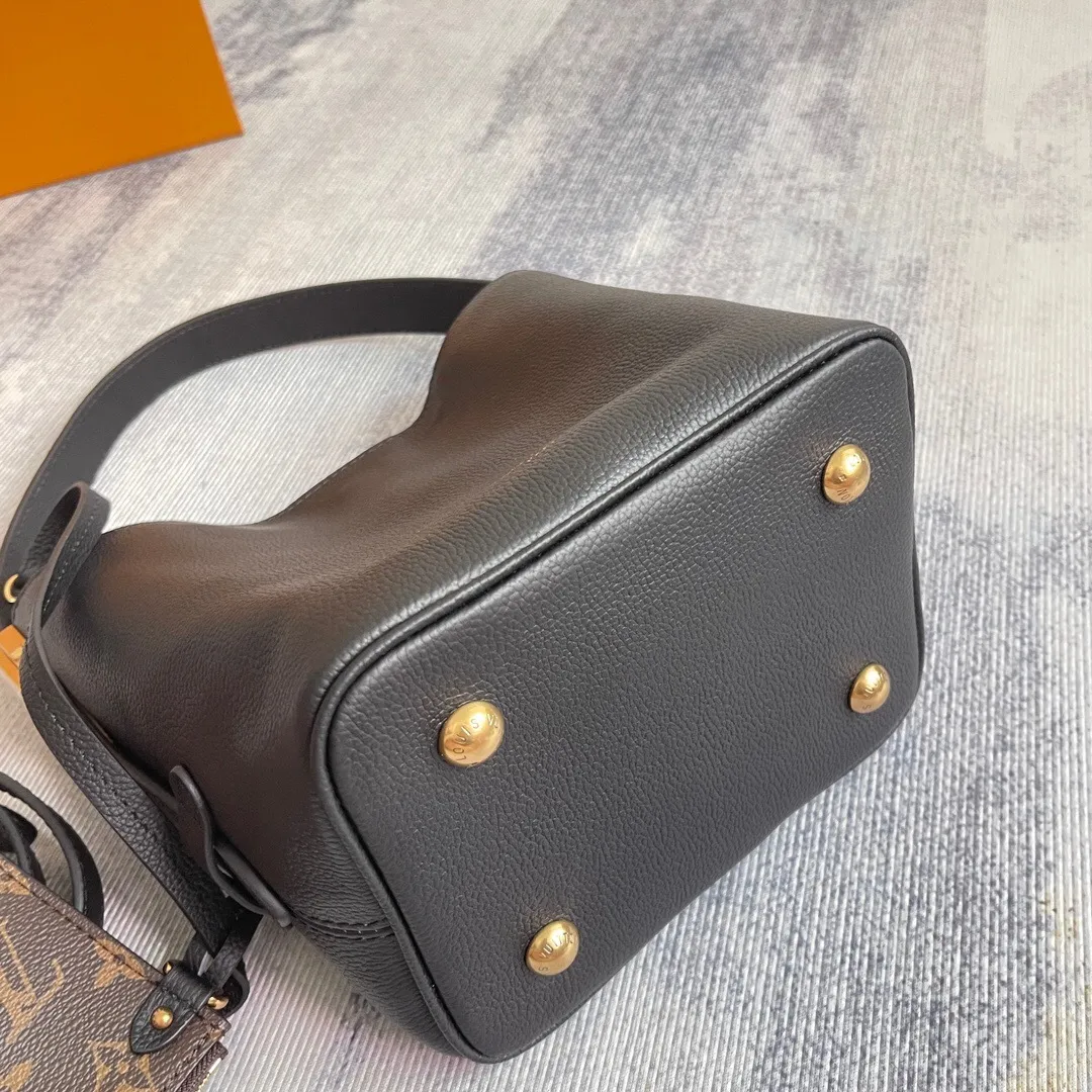 All Categories Official Website "Brand Women's Bags" Women's Bags 💙 LV 2025 New LV Crossbody Bag