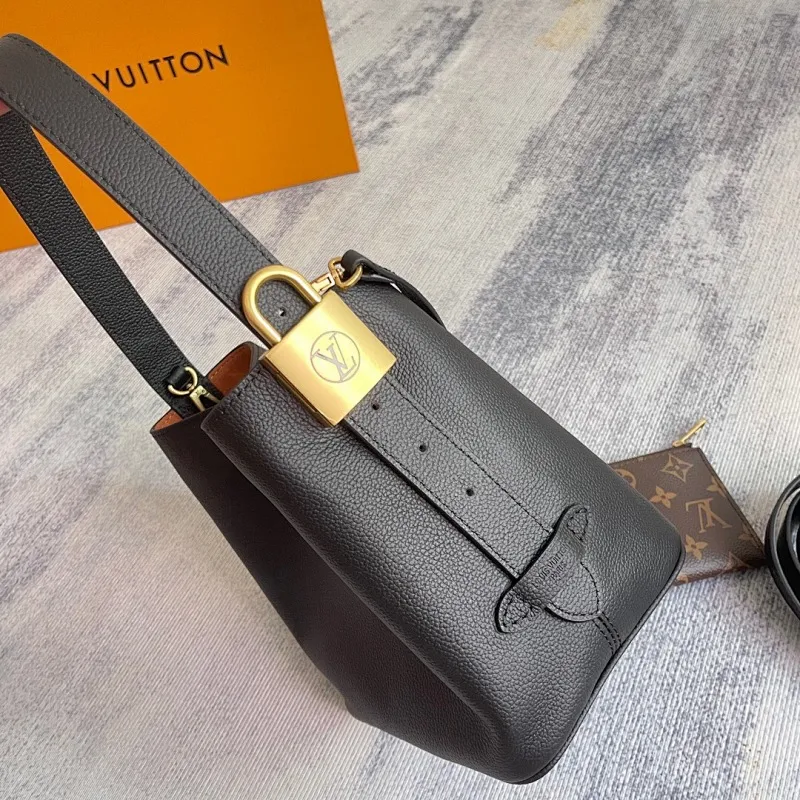 All Categories Official Website "Brand Women's Bags" Women's Bags 💙 LV 2025 New LV Crossbody Bag