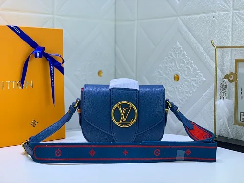 All Categories Official Website "Brand Women's Bags" Women's Bags 💙 LV Pont9 pebbled messenger bag. Handbags LV Pont 9 Soft handbag is made of grained calfskin and injects an elegant atmosphere with the LV Circle logo derived from the brand archives. Monogram flower cluster hidden under the flap, Monogram flower on the shoulder