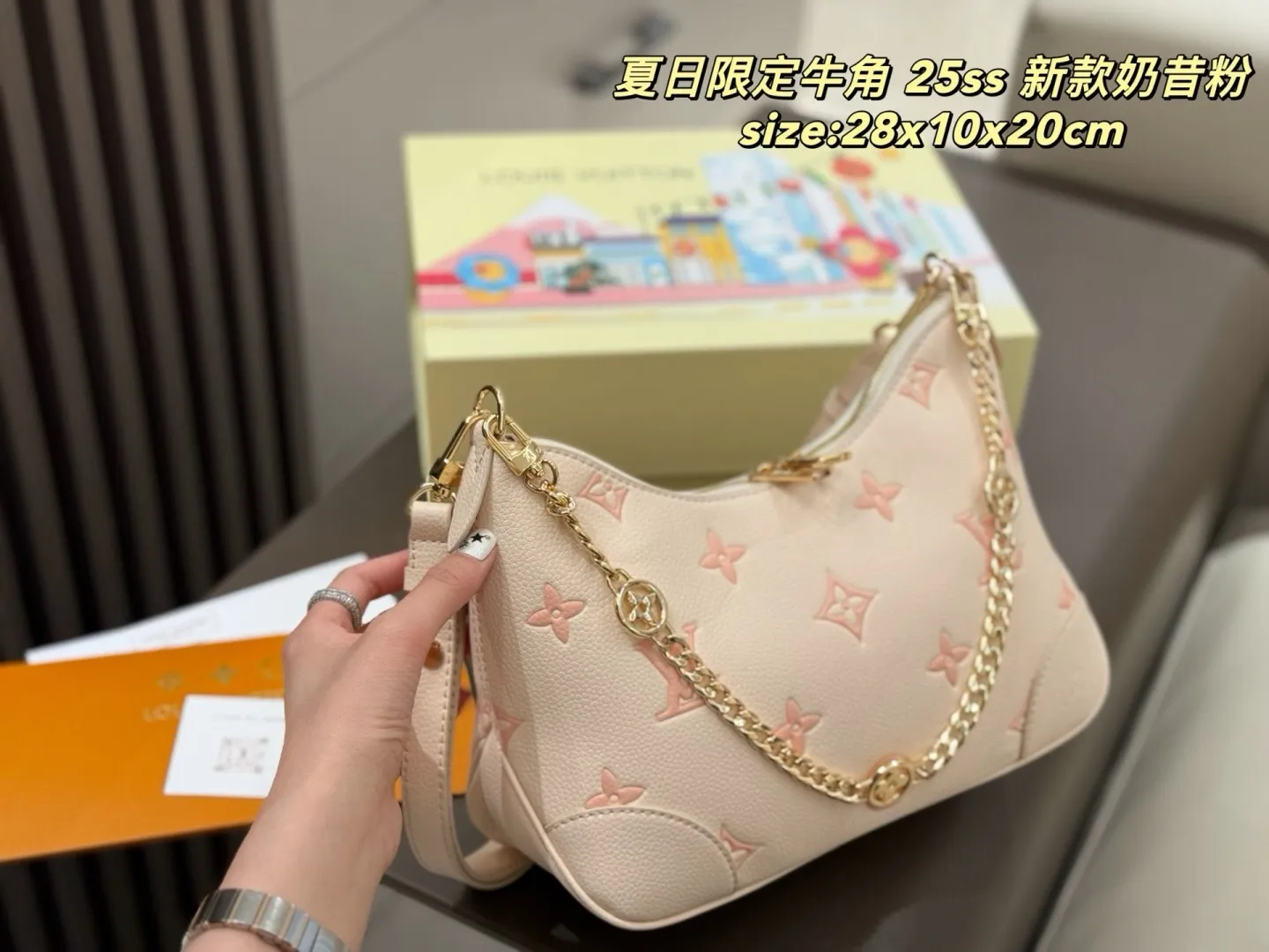 All categories Official website "Brand Women's Bags" Women's Bags 💙 LV 2025 new LV armpit bag