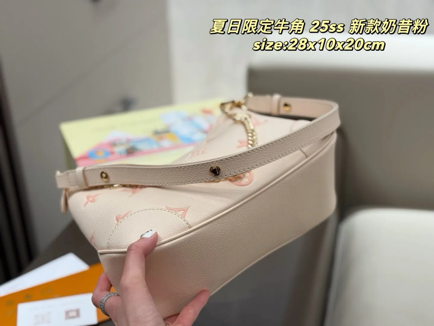 All categories Official website "Brand Women's Bags" Women's Bags 💙 LV 2025 new LV armpit bag