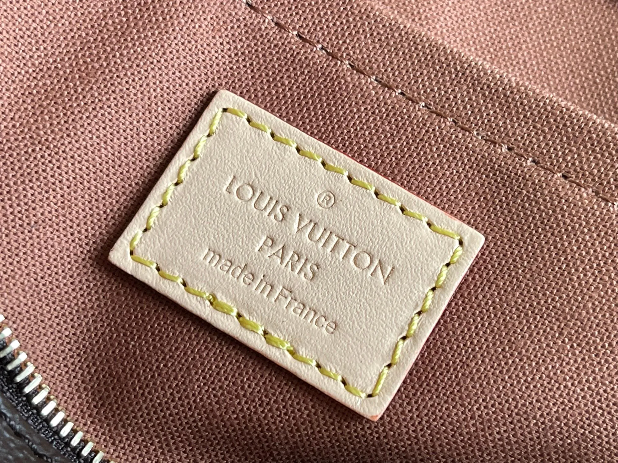 All Categories 💚 Authentic Grade Bags 💚 LV 2026 New LV Top Replica Crossbody Shoulder Bag