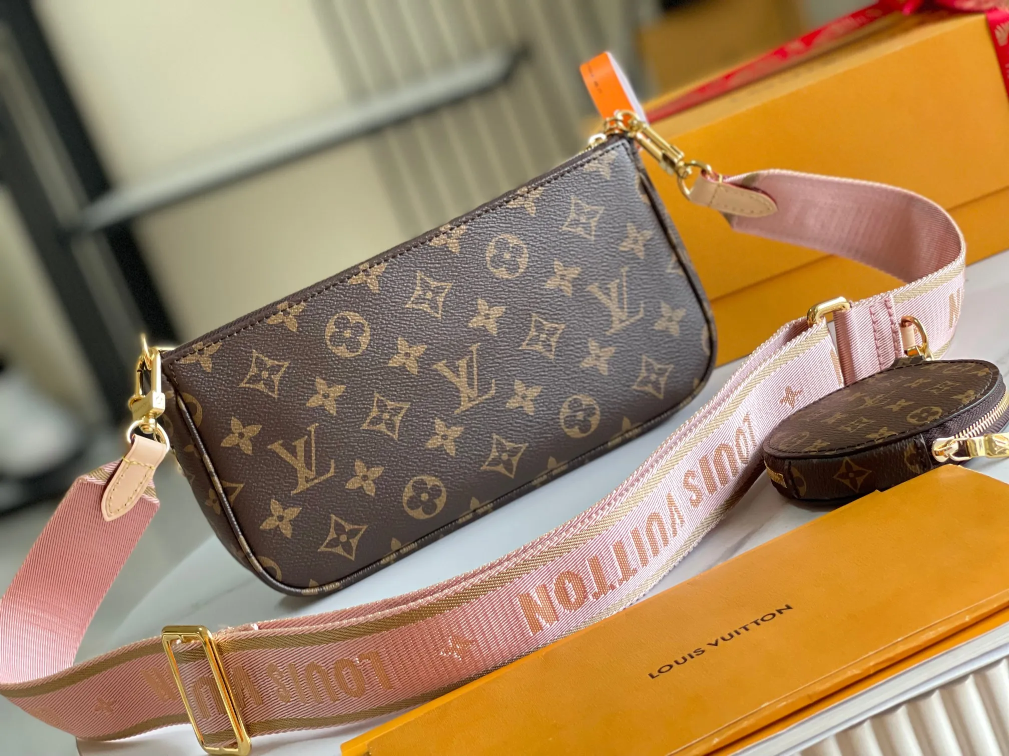 All Categories 💚 Authentic Grade Bags 💚 LV 2026 New LV Top Replica Crossbody Shoulder Bag