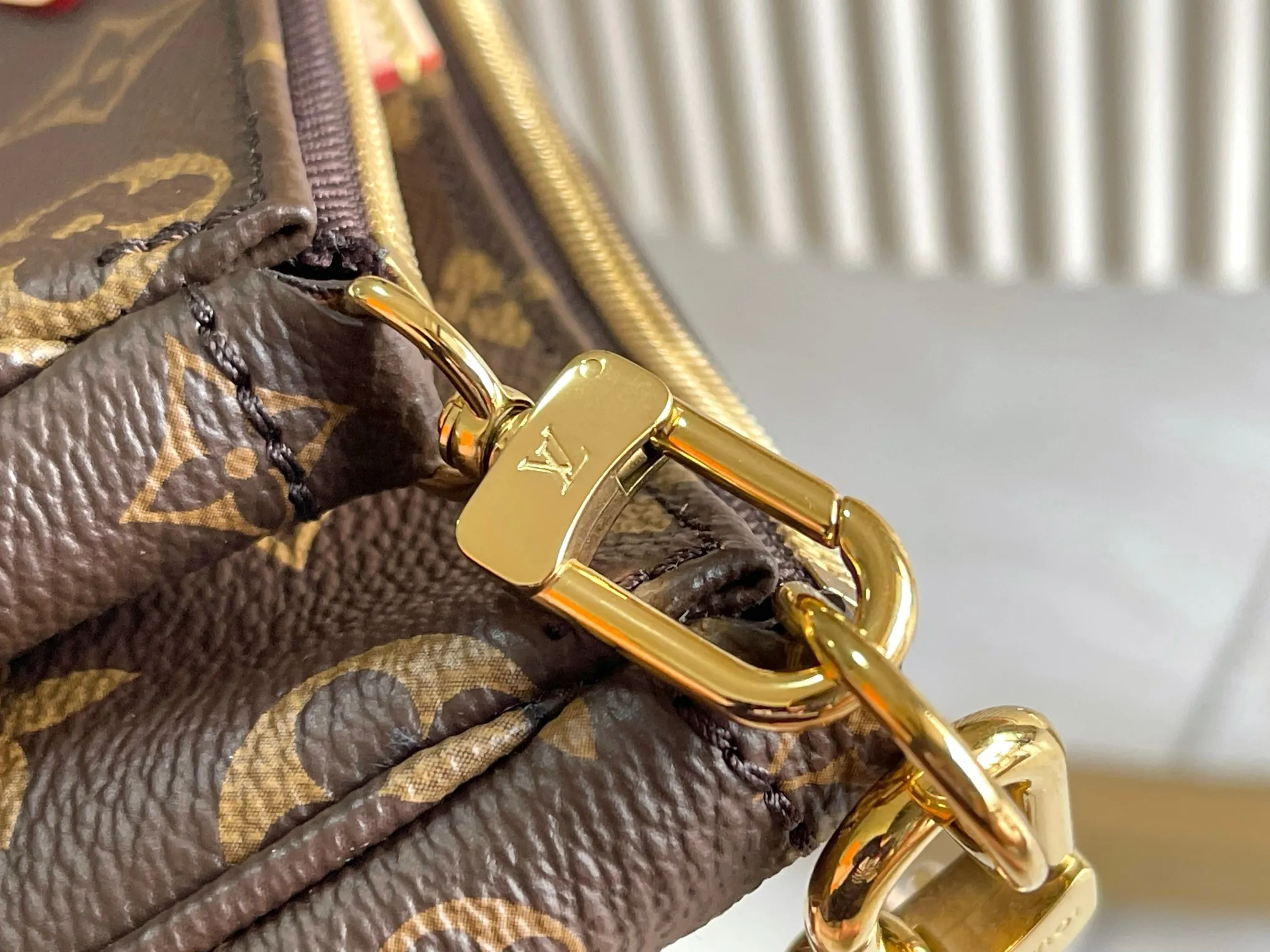 All Categories 💚 Authentic Grade Bags 💚 LV 2026 New LV Top Replica Crossbody Shoulder Bag