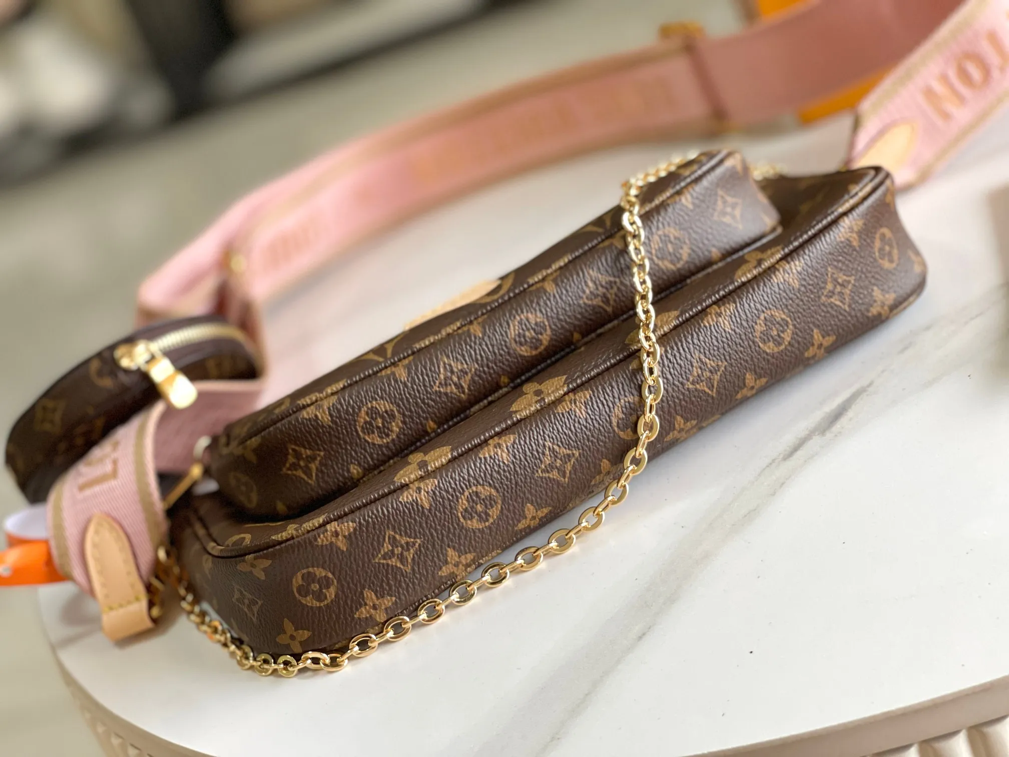 All Categories 💚 Authentic Grade Bags 💚 LV 2026 New LV Top Replica Crossbody Shoulder Bag