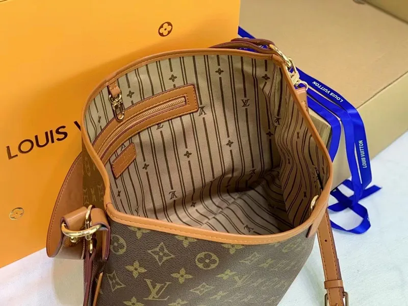 All categories Official website "Brand Women's Bags" Women's Bags 💙 LV fine imitation LV, high imitation LV bags, LV handbags, 2023 official latest version LV shopping bag, LV bag factory, recommended bags, size: 38-30CM