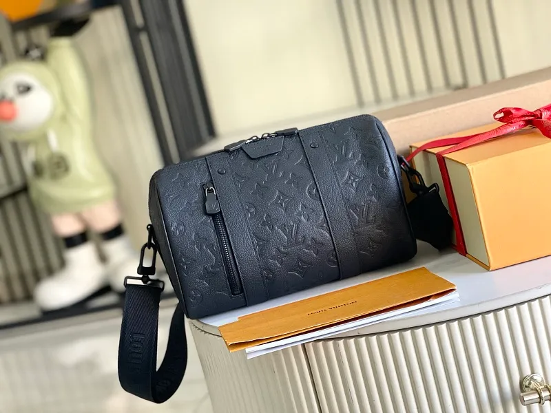 All Categories 💚 Authentic Grade Bags 💚 LV 2026 New LV Top Replica Crossbody Shoulder Bag