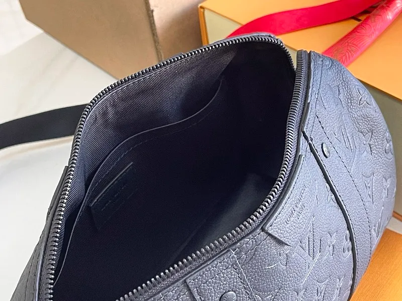 All Categories 💚 Authentic Grade Bags 💚 LV 2026 New LV Top Replica Crossbody Shoulder Bag