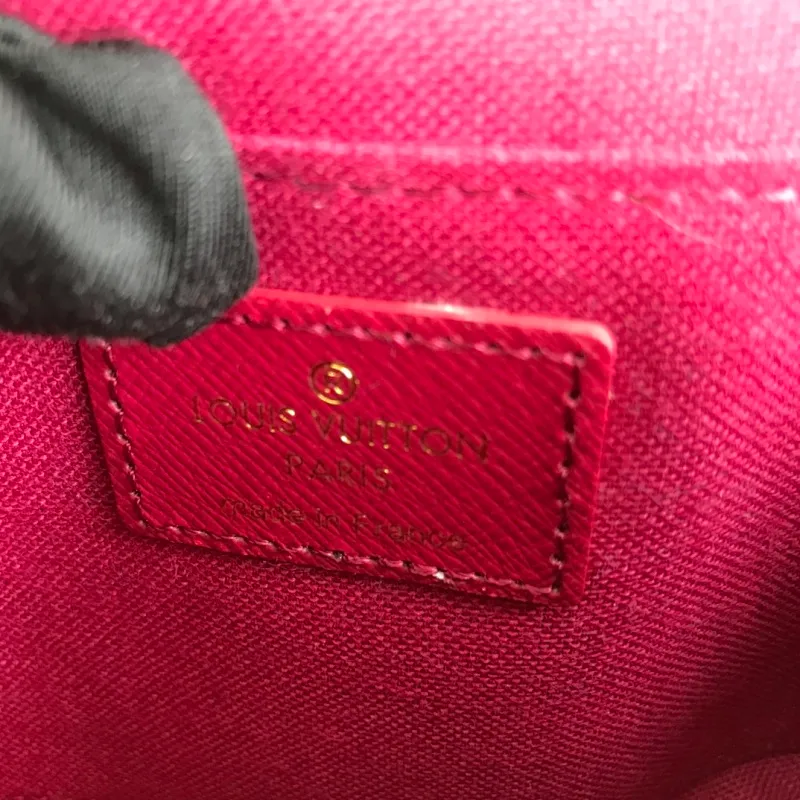 All categories Official website "Brand Women's Bags" Women's Bags 💙 LV 2022 Official New LV Crossbody Bag Wholesale 5800700 High Quality Size: 21-11-2 CM