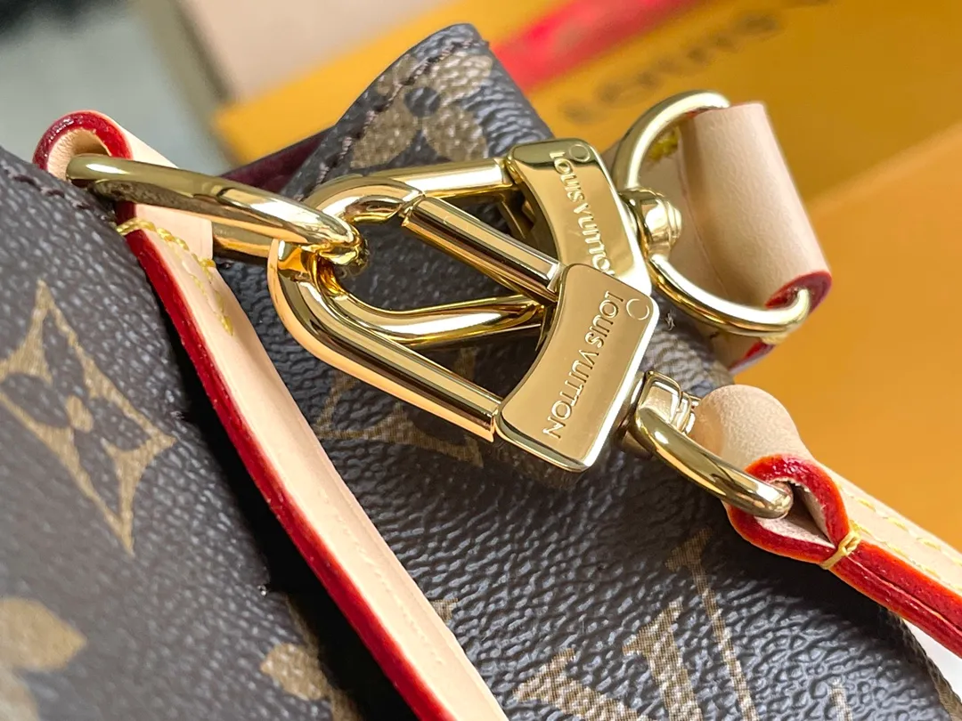 All Categories 💚 Authentic Grade Bags 💚 LV 2026 New LV Top Replica Crossbody Shoulder Bag