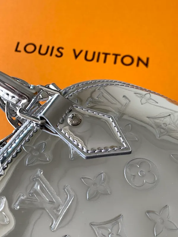 All Categories Official Website "Brand Women's Bags" Women's Bags 💙 LV 2026 New LV Crossbody Bag