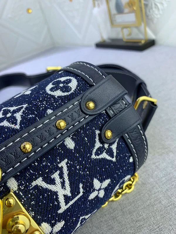 All categories Official website "Brand Women's Bags" Women's bags 💙 LV upgraded original barrel bag Papillon BB handbag prefall 2021 autumn and winter series new Papillon trunk toile monogram handbag chooses Monogra with Monogram print