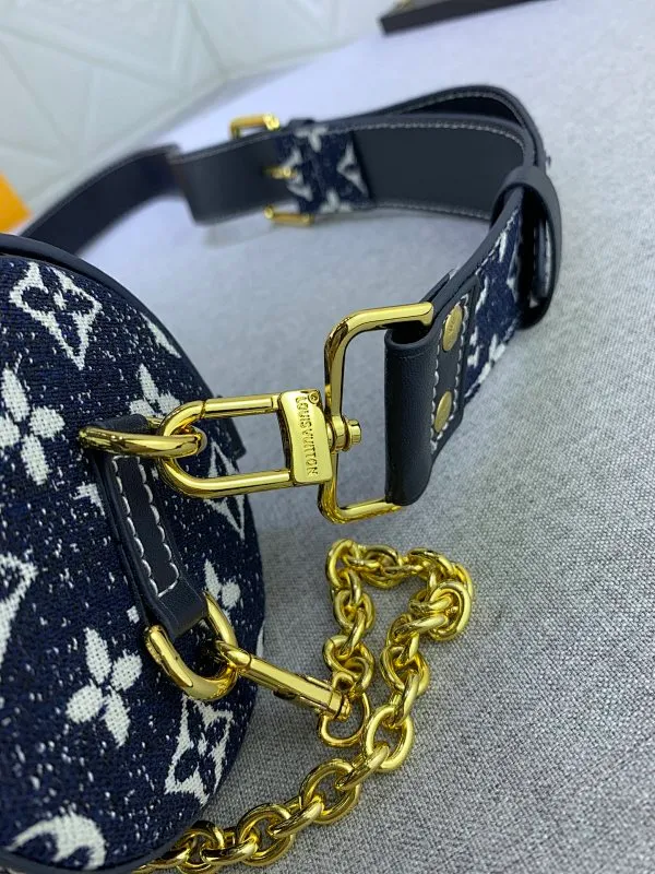 All categories Official website "Brand Women's Bags" Women's bags 💙 LV upgraded original barrel bag Papillon BB handbag prefall 2021 autumn and winter series new Papillon trunk toile monogram handbag chooses Monogra with Monogram print