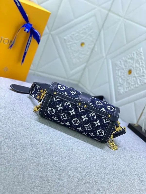 All categories Official website "Brand Women's Bags" Women's bags 💙 LV upgraded original barrel bag Papillon BB handbag prefall 2021 autumn and winter series new Papillon trunk toile monogram handbag chooses Monogra with Monogram print