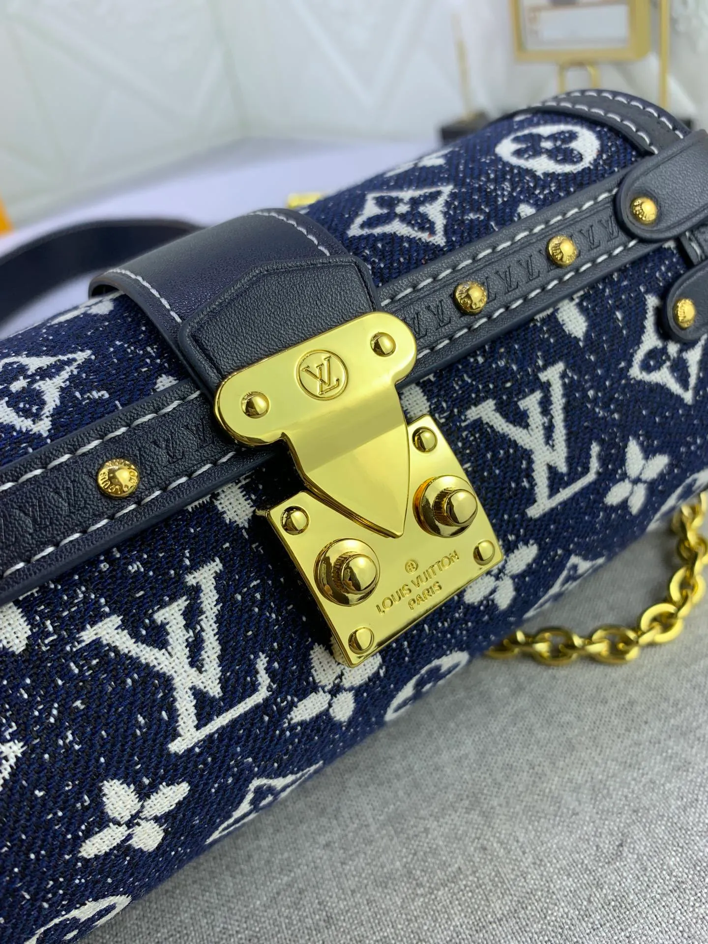 All categories Official website "Brand Women's Bags" Women's bags 💙 LV upgraded original barrel bag Papillon BB handbag prefall 2021 autumn and winter series new Papillon trunk toile monogram handbag chooses Monogra with Monogram print