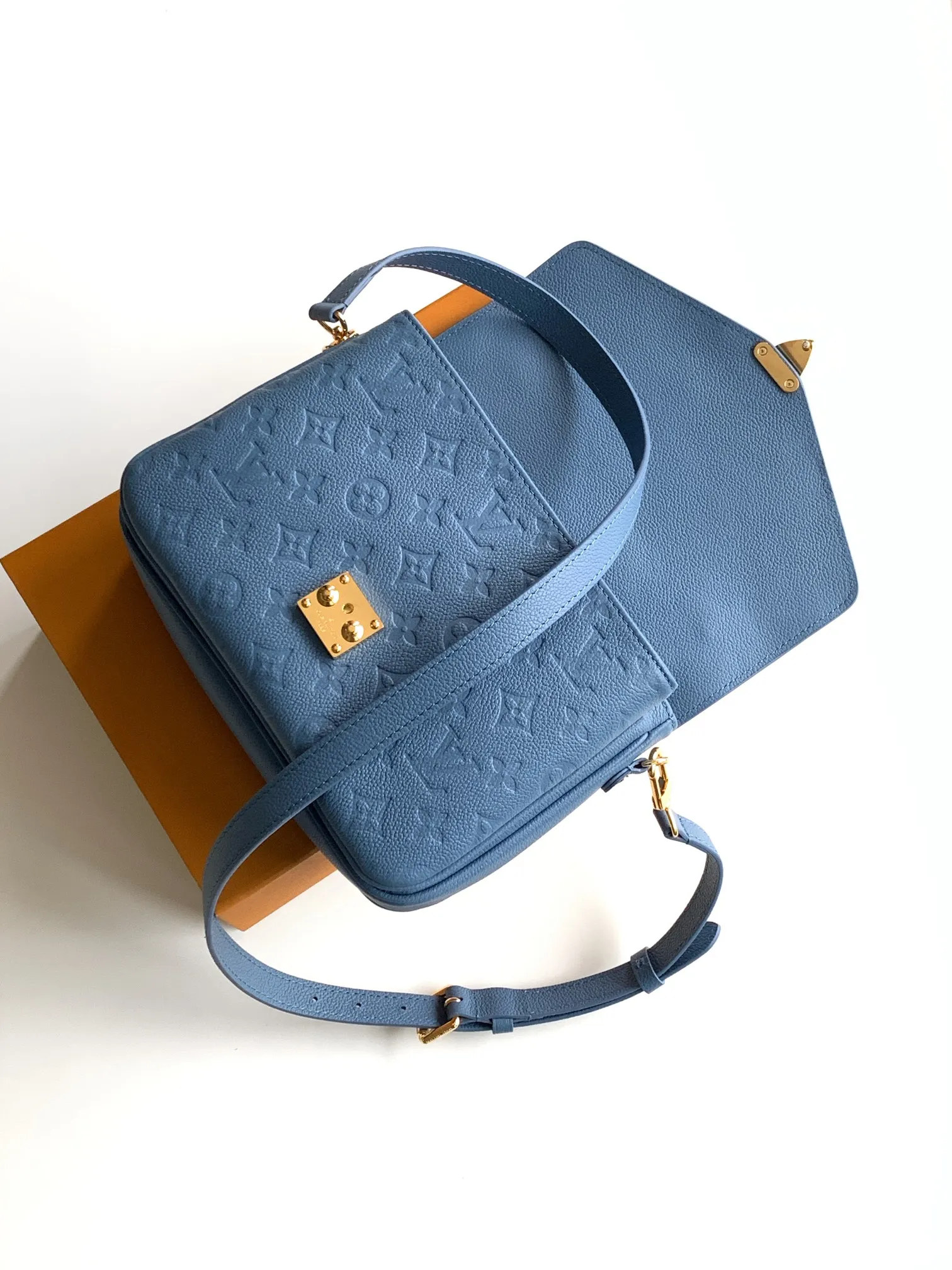 All Categories Official Website "Brand Women's Bags" Women's Bags 💙 LV 2026 Official Website New LV Crossbody Bag