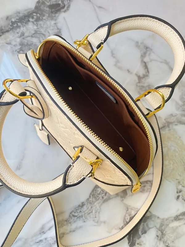 All categories Official website "Brand Women's Bags" Women's Bags 💙 LV 2022 official new LV handbag wholesale 58001800 High quality Size: 25-18-12 CM