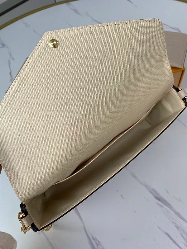 All categories Official website "Brand Women's Bags" Women's Bags 💙 LV 2022 official new LV crossbody bag wholesale 58001000 High quality Size: 21-12-3CM