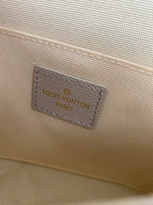 All categories Official website "Brand Women's Bags" Women's Bags 💙 LV 2022 official new LV crossbody bag wholesale 58001000 High quality Size: 21-12-3CM
