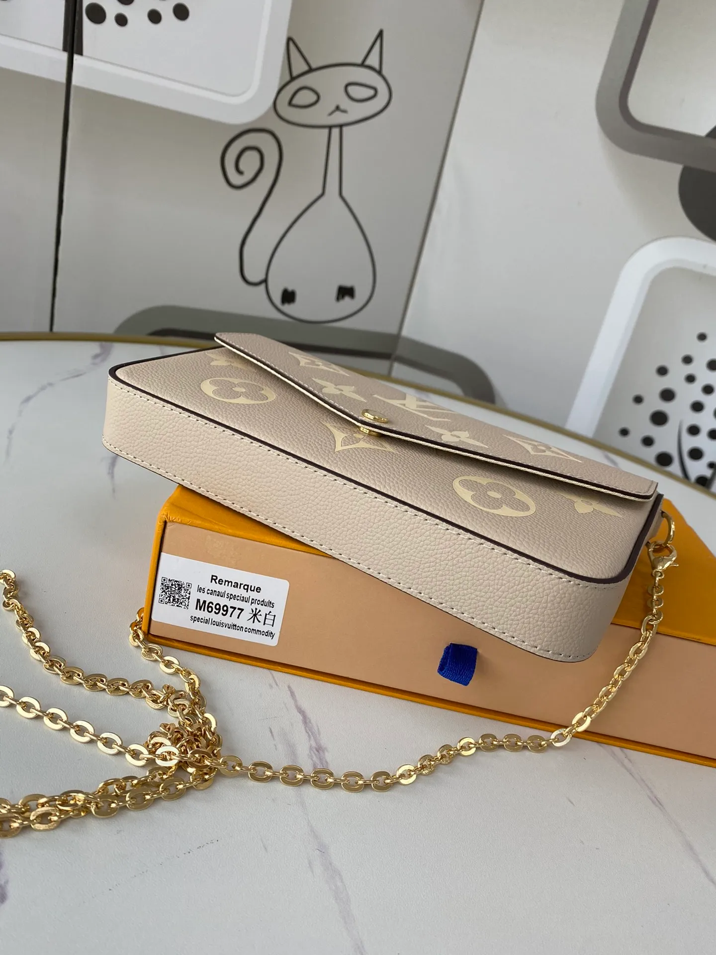 All categories Official website "Brand Women's Bags" Women's Bags 💙 LV 2022 official new LV crossbody bag wholesale 58001000 High quality Size: 21-12-3CM