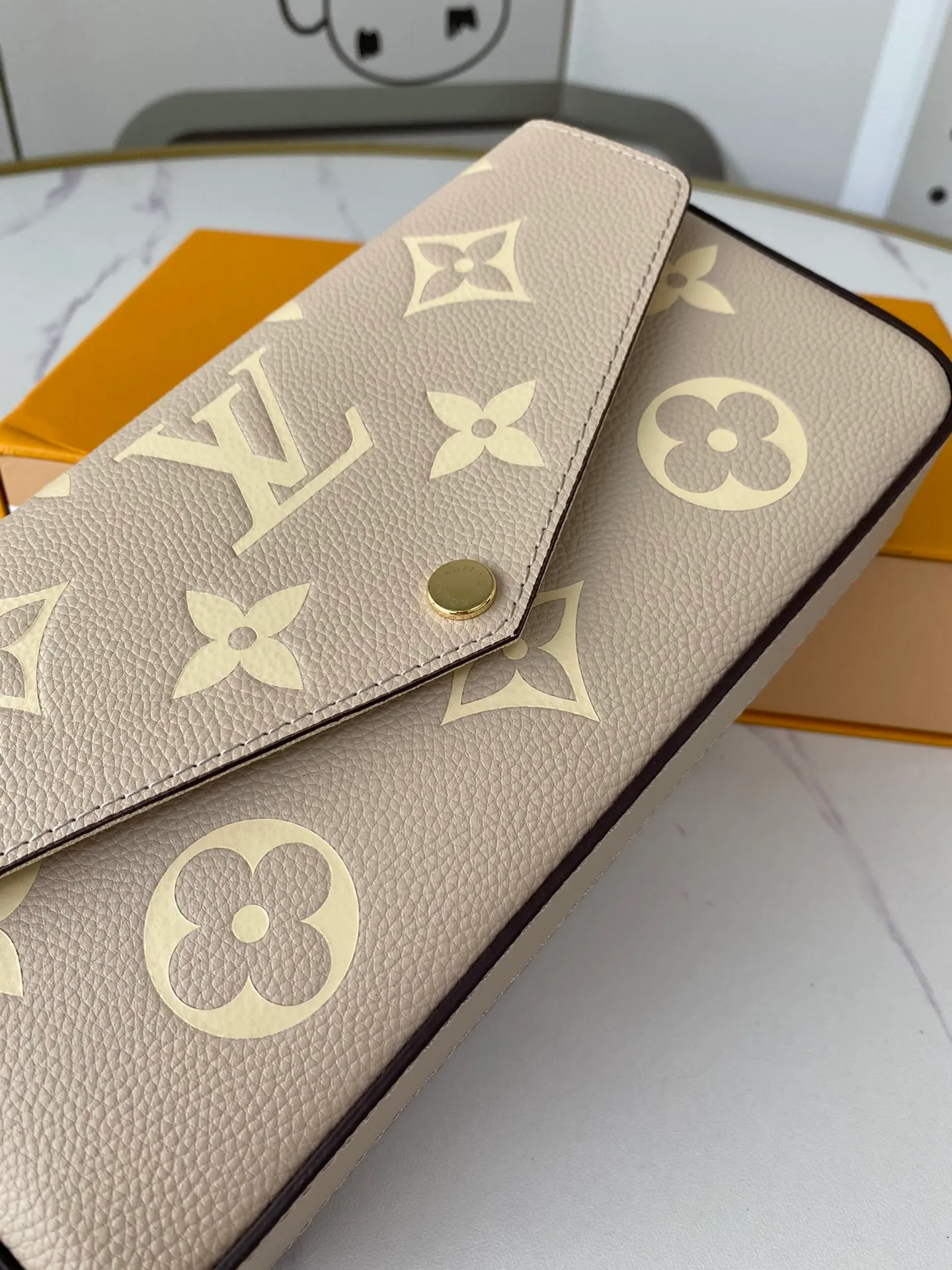 All categories Official website "Brand Women's Bags" Women's Bags 💙 LV 2022 official new LV crossbody bag wholesale 58001000 High quality Size: 21-12-3CM