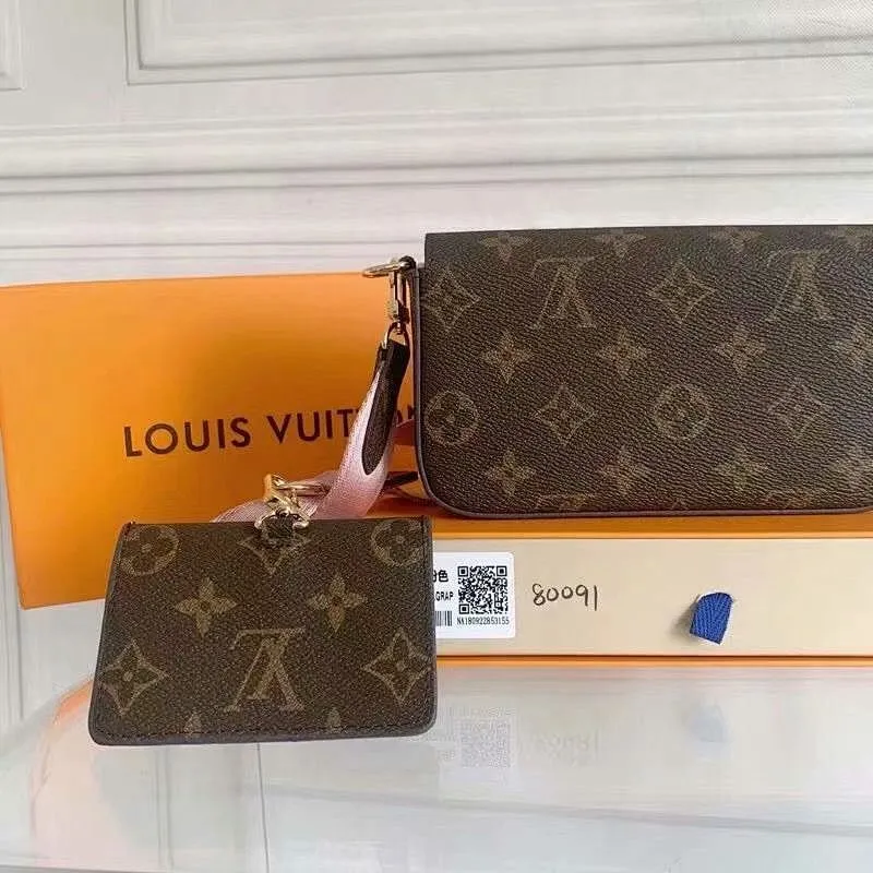 All categories Official website "Brand Women's Bags" Women's Bags 💙 LV 2022 Official New LV Crossbody Bag Wholesale 5800750 High Quality Specifications: 17-9.6-3.5 CM