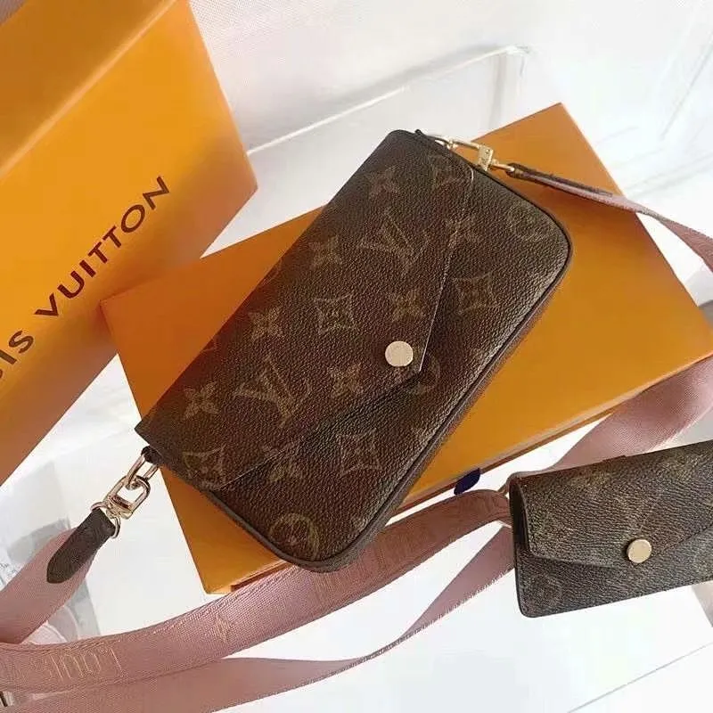 All categories Official website "Brand Women's Bags" Women's Bags 💙 LV 2022 Official New LV Crossbody Bag Wholesale 5800750 High Quality Specifications: 17-9.6-3.5 CM