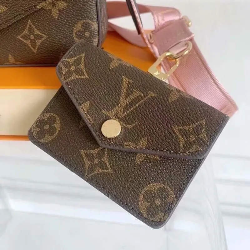 All categories Official website "Brand Women's Bags" Women's Bags 💙 LV 2022 Official New LV Crossbody Bag Wholesale 5800750 High Quality Specifications: 17-9.6-3.5 CM