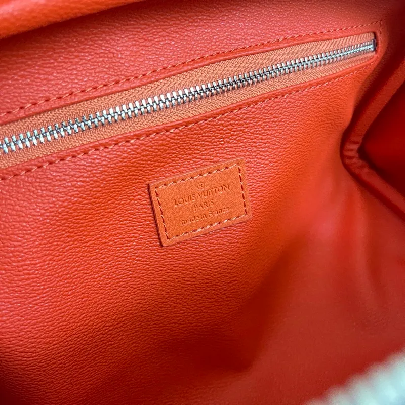 All categories Official website "Brand Women's Bags" Women's Bags 💙 LV 2025 new LV toiletry bag