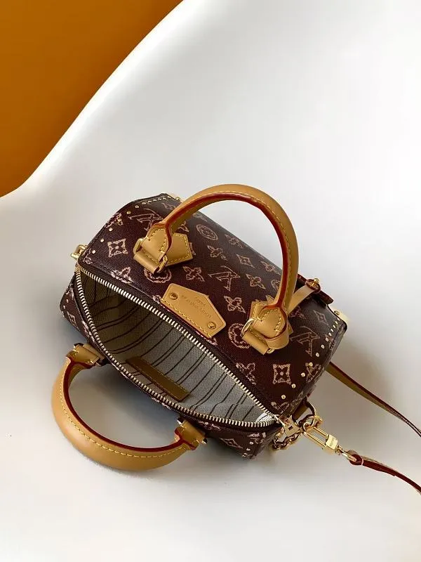 All Categories Official Website "Brand Women's Bags" Women's Bags 💙 LV 2026 New LV Crossbody Bag