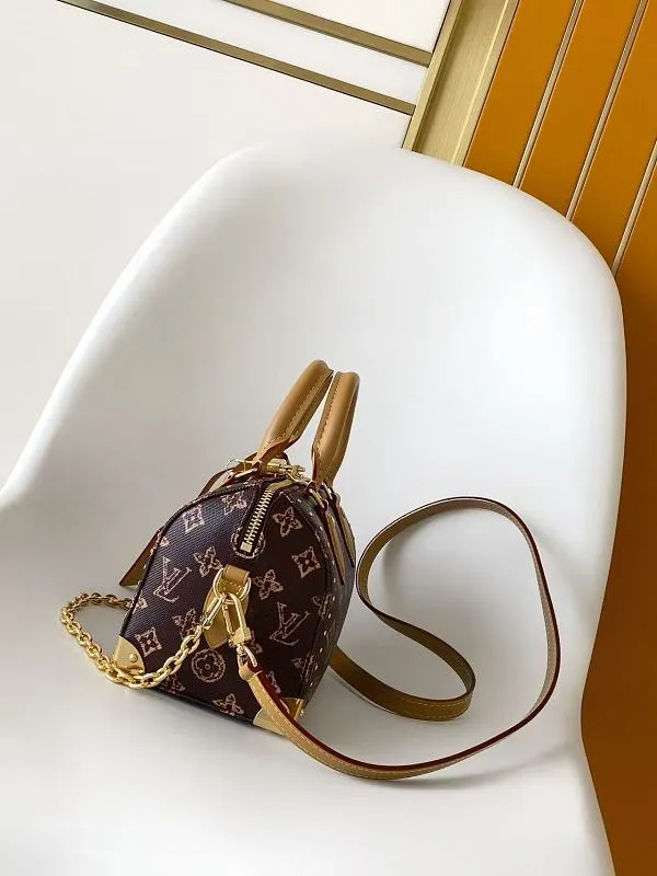 All Categories Official Website "Brand Women's Bags" Women's Bags 💙 LV 2026 New LV Crossbody Bag